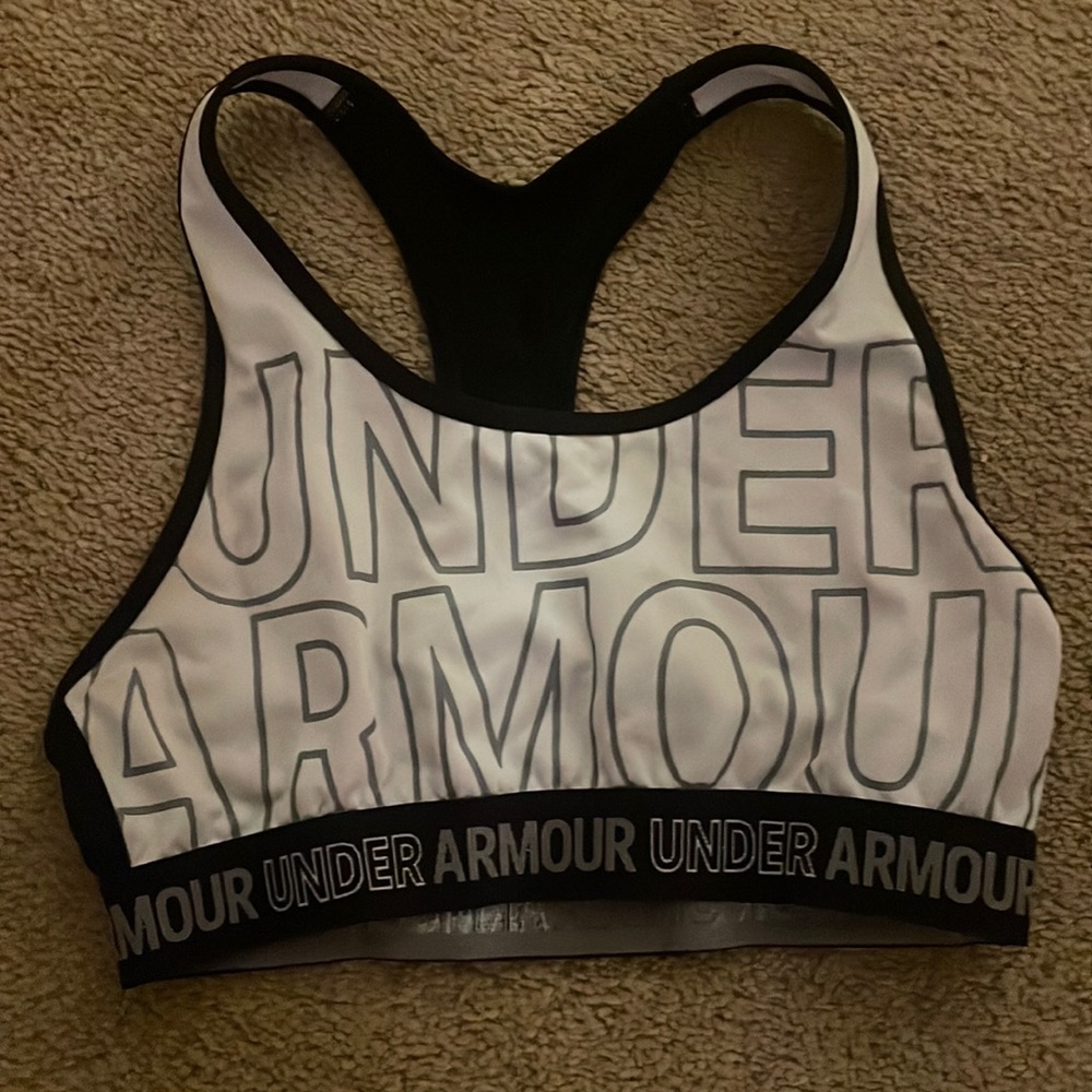 WOMENS UNDER ARMOUR SPORTS BRA, SIZE SMALL, WORN A FEW TIMES